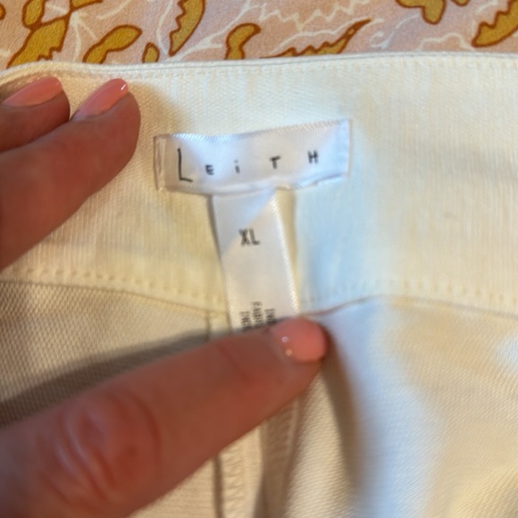 Leith cropped side zip ankle length pants with front patch pockets. Brand new. - Picture 6 of 7